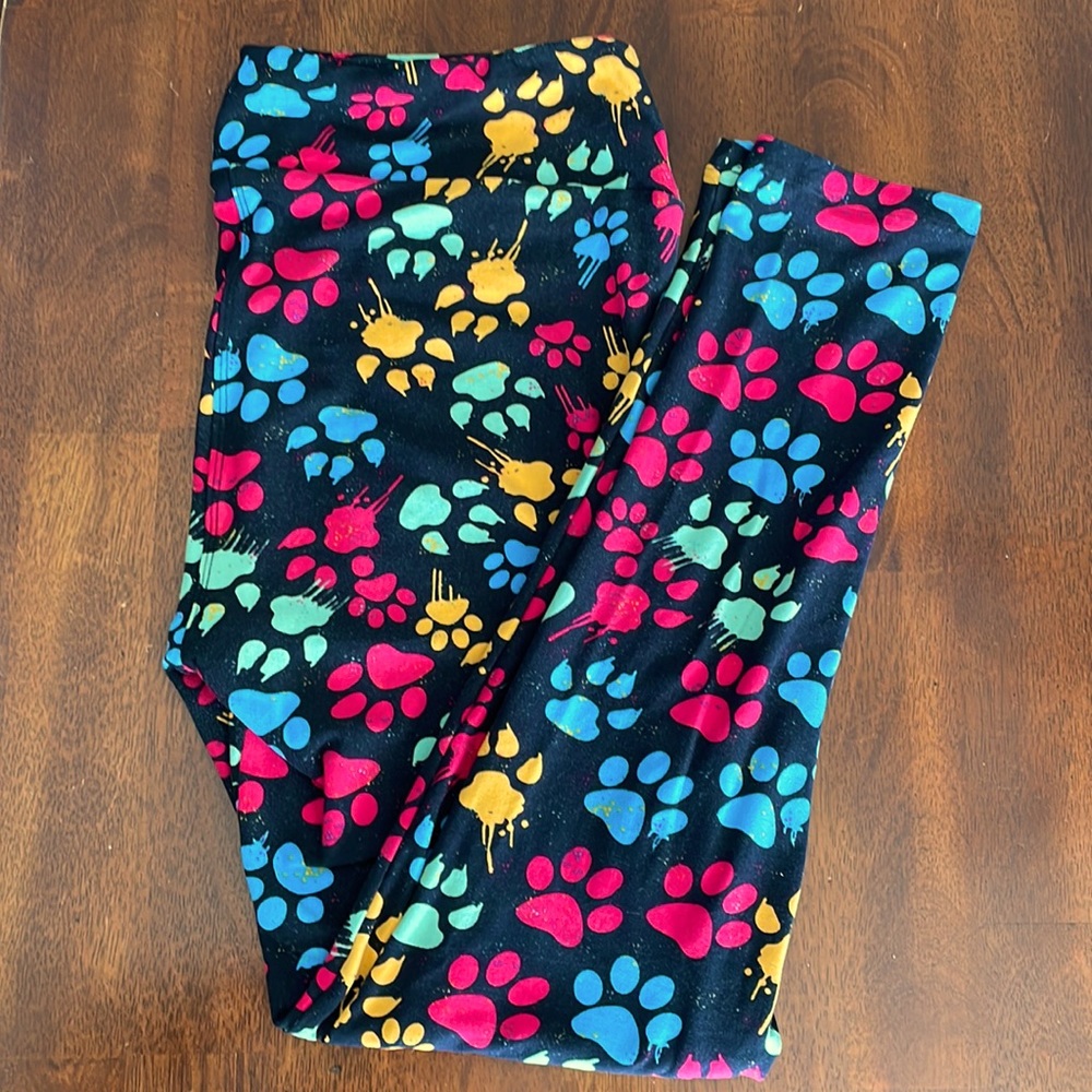 LuLaRoe Paw Print TC Leggings!🦄
